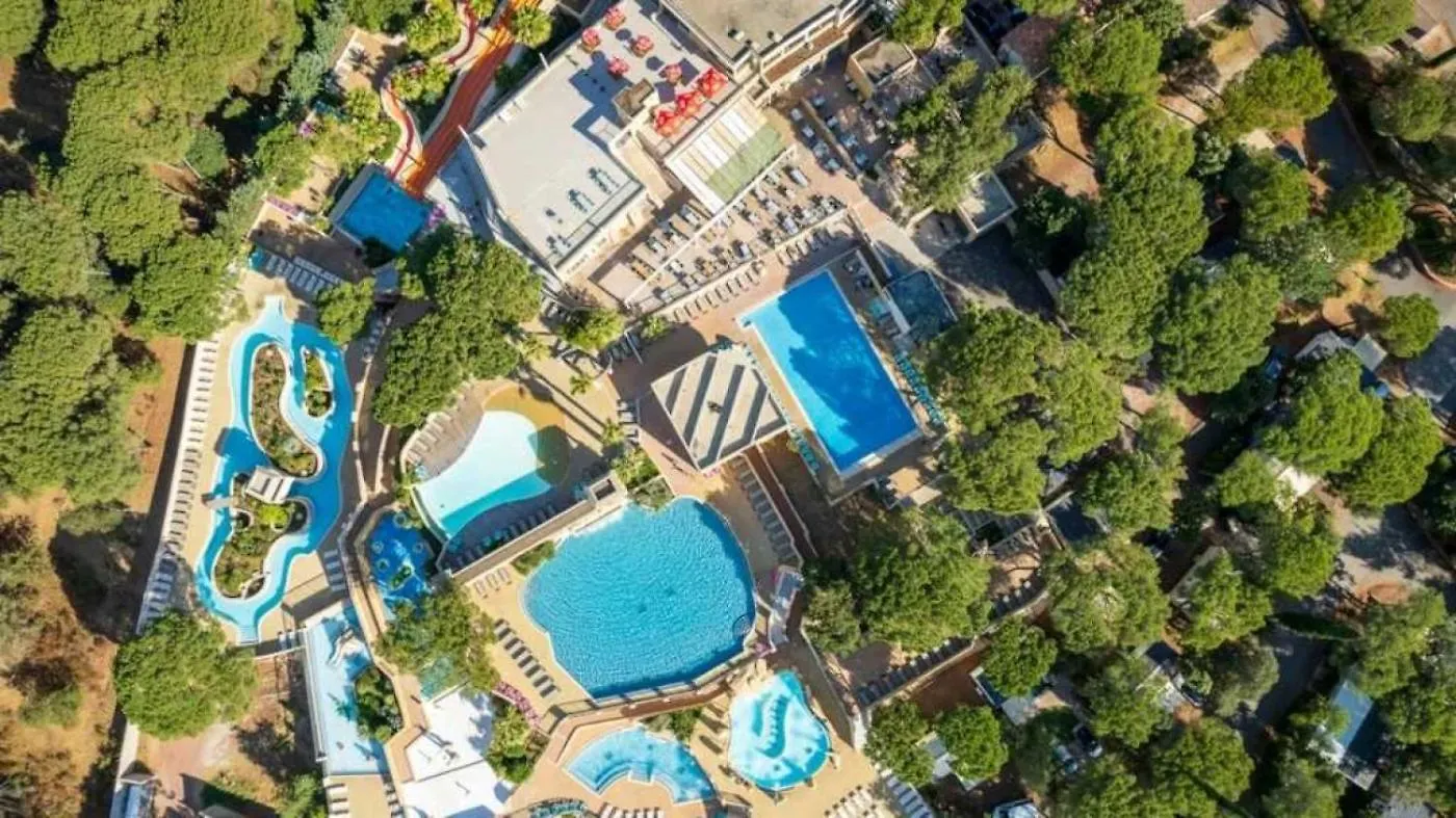 Campsite Camping 5 Etoiles - Parc Aquatique - Eebaff Le Muy France